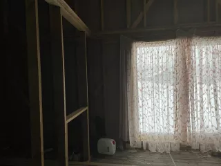 Земельный участок, кадастровый номер 47:16:0432002:552, площадь: 1100 +/-12 кв.м, тип собственности: Общая собственность. Адрес: Российская Федерация, Ленинградская область, Кировский муниципальный район, Синявинское городское поселение, г. п. Синявино, ул. Новая, з/у 7, 
Здание, кадастровый номер…