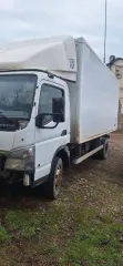 Mitsubishi Fuso Canter FE85DG 2014 года, VIN: Z9MFE85DGBG006220, госномер: А800ХА93. Автомобиль не на ходу. Аккумулятора нет, крышка капота и передний бампер отсутствуют, лобовое стекло под замену, двигатель и коробка передач отсутствуют.