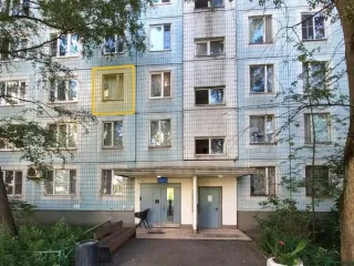 Жилое помещение по адресу: г. Москва, ул. Перекопская, д. 34, к. 1, кв. 152, ком. 3, жилой площадью 10,1 кв. м (этаж № 3), кадастровый номер: 77:06:0004008:12864 Вид жилого помещения: Жилое Общая площадь: 10.1