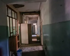 Нежилое помещение 364 кв. м Красноярск нежилое помещение общей площадью 364 кв. м с кадастровым номером 24:50:0400101:882 расположено по адресу: г. Красноярск, ул. Малиновского, д. 32, помещ. 17. Нежилое помещение находится на первом этаже трехэтажного кирпичного многоквартирного жилого дома 1913…