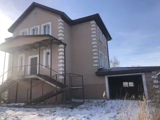 Дом 167 кв.м и земельный участок 1050+/-11 кв.м, с. Чемодановка, Пензенская обл. Здание, площадь 167 кв.м., назначение: Жилое, адрес: Пензенская обл., Бессоновский р-н, с. Чемодановка, ул. Генералова, д. 21, кадастровый (условный) номер: 58:05:0360101:1703. Указанное жилое здание расположено на…