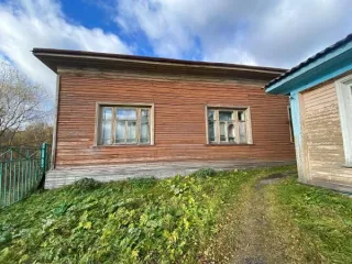 Земельный участок 357 кв.м с нежилым зданием 57,2 кв.м, Архангельская область, кадастровый номер 29:14:140704:22 (реестровый номер федерального имущества П11310002389), категория земель – земли населенных пунктов, вид разрешенного использования – для общественно-деловых целей, с расположенным на…