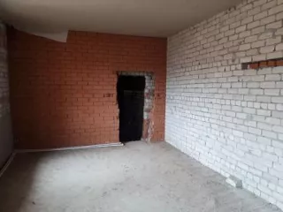 7 объектов конкурсной массы, имущественный комплекс по адресу: Чувашская Республика, г. Канаш, Ульяновское шоссе:  
1. Материальный склад кадастровый №21:11:240201:1986,  
2. Забор из железобетонных плит из железных листов с пятью воротами, протяженность 1572 п.м., кадастровый №21:11:000000:1287, …