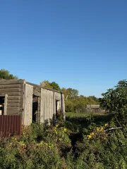 Дом 33,1 м², участок 1500 м², Республика Мордовия, село Троицк, улица Ковылкинская, дом 3. Кадастровый номер дома: 13:12:0132001:1753. Кадастровый номер земельного участка площадью 1500+/-14 м²: 13:12:0132001:233. Местоположение установлено относительно ориентира в границах участка. С документацией…