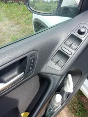 Volkswagen Tiguan, 2016 Легковой автомобиль ФОЛЬКСВАГЕН ТИГУАН, 2016 г.в., VIN: XW8ZZZ5NZHG103849, кузов № XW8ZZZ5NZHG103849, цвет БЕЛЫЙ, мощность двигателя кВт/л.с.: 131.7/179.0 (Горит значок двигателя)