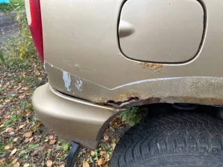 Шевроле Нива 2005 года выпуска, 80 л.с., пробег 140000 км, полный привод. VIN Х9L21230050093601, цвет бежевый металлик. Номер двигателя ВАЗ 2123 0104036, бензиновый, мощность 58,50 кВт (79,60 л.с.), объем 1690 см³. Номер кузова 0093601. Снаряженная масса 1400 кг, полная масса 1850 кг. Технически…