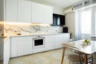 Квартира 94.5 кв.м, г. Краснодар, ул. Героя Яцкова И.В. Квартира, общей площадью 94.5 кв.м., расположенная по адресу: Краснодарский край, г. Краснодар, Прикубанский внутригородской округ, ул. им. Героя Яцкова И.В., д. 4, кв.85, кадастровый (условный) номер: 23:43:0142048:1244. Ознакомление с…