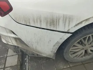 Легковой автомобиль КIА К5, 2021 г.в., г/н У633МВ761, VIN XWEG3414BM0004662, белого цвета, машина на ходу, разбита и имеется вмятина передней правой двери, колеса литованные, ключи и СТС изъяты, поврежден задний правый бампер, отсутствуют пороги, разбито лобовое стекло, ТС после аварии, в залоге…