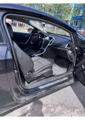 Opel Astra, 2012 года, 140 лс, 228428 км, VIN XWFPF2DC10014921, легковой комби (хэтчбек), кузов XWFPF2DC10014921, цвет черный, 1 ед., (машина имеет очаги коррозии, ржавчина, сломано крепление на заднем бампере)