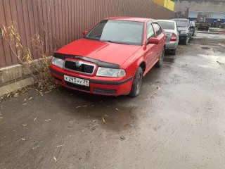 Автомобиль марки «Ниссан Панфайндер 2.5» (Nissan Pathfinder 2.5 DSE) с г.р.з. О652АЕ29, VIN VSKJVWR51U0009853, 2005 г.в.,  1 шт. В комплекте ПТС, СТС, ключ с брелоком от сигнализации Starline. + Автомобиль марки Шкода Октавия Тур, г.р.з. К293НУ29,  информация о VIN отсутствует, 1 шт. В комплекте…