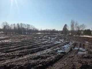 Земельный участок площадью 246 кв.м, Вологодская область, муниципальный округ Сокольский, город Кадников. Кадастровый номер 35:26:0107003:320. Категория земель - земли населенных пунктов, разрешенное использование: склад. Основной вид разрешенного использования: 6.9.