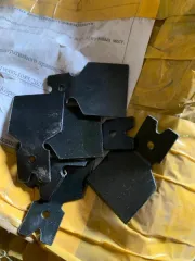 Запчасти и оборудование для производства нож подрезной для газонокосилки: 16 кг, контрнож 2, нож 4 полотна, металлический противень, грузовых мест 10. Машина рамочная швейная: 157 кг, 1 грузовое место. Деталь гидравлического насоса: 139 кг. Двери правые: 2951,5 кг, мест -5. Велосипеды детские…