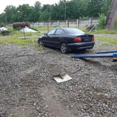 Toyota Avensis 1999 автомобиль Toyota Avensis, г.р.н. Х685СТ98 (номерной знак на автомобиле отсутствует), VIN № SB153ABN00E073710, 1999 г.в., цвет черный, не на ходу, двери заблокированы, ключи отсутствуют