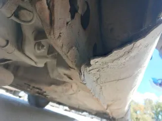 Nissan Cefiro 1997 года, 155 лс, 258148 км, АКПП. Транспортное средство, 1997 года выпуска, цвет белый (светло-серый). Заводится, на ходу. После аварии. Перед надо переваривать, и усиливать. Ест масло. Все пороги и арки переваривать, дно тоже гнилое, стойки, стаканы под замену. Коробка передач…