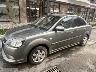 Kia Rio, 2009 года, 97 лс, 180000 км, АКПП. Автомобиль Kia Rio, идентификационный номер (VIN): KNADH411ВА6608729, тип ТС: легковой комби (хэтчбек), категория ТС: В, 2009 г. выпуска, цвет: серый, мощность двигателя: 97 л.с. / 71,3 кВт, экологический класс: третий. Государственный регистрационный…