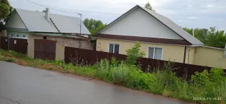 Жилой дом 76,9 кв.м и участок 1294 кв.м в Уфе, Башкортостан. Дом, кадастровый номер 02:55:040314:661, и земельный участок, кадастровый номер 02:55:040314:32, расположены по адресу: Республика Башкортостан, Калининский район, г. Уфа, улица Мелеузовская, дом 34. Ознакомление с имуществом в период…