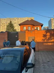 Земельный участок площадью 362 кв.м., кадастровый № 61:44:0031430:35, категория земель: земли населенных пунктов, для индивидуальной жилой застройки, жилой дом площадью 384,4 кв.м., кадастровый № 61:44:0031430:47 (находятся в залоге). Адрес: Ростовская область, г. Ростов-на-Дону, ул. Горсоветская…