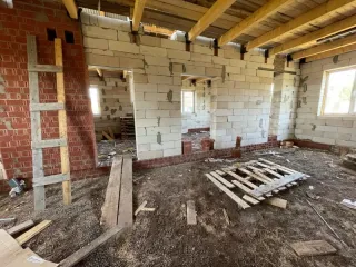 Земельный участок 1060 кв.м, дом 90 кв.м, д. Большой Березник, Пермский край. Дом, площадью: 90 кв.м, с кадастровым номером: 59:40:0600102:850, расположенный на земельном участке, площадью: 1060 кв.м, с кадастровым номером 59:40:0600102:753; адрес: Российская Федерация, Пермский край, муниципальный…
