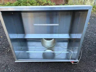 Вытяжной пристенный зонт 1200x800x400 мм. Является бывшим в употреблении имуществом, могут иметься скрытые недостатки.