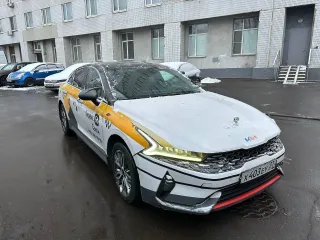 Kia K5, 2021. Автомобиль: марка/модель: KIA K5, идентификационный номер (VIN): XWEG2414BN0006517, наименование (тип ТС): легковой седан, категория: В, год выпуска: 2021, номер двигателя: G4NAMH621409, номер шасси (рамы): ОТСУТСТВУЕТ, номер кузова: XWEG2414BN0006517, цвет: белый-желтый-серый…