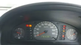 Nissan Sunny, 2002 года, 105 лс, 214586 км, АКПП. Легковой автомобиль, 2002 года выпуска. Неисправна АКПП/двигатель. Нет передних колес. Нет АКБ (аккумулятора). Не на ходу.