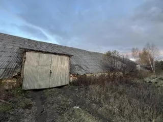 Земельный участок 55960 +/- 2069 кв.м, кад. № 58:08:0090602:45. Местоположение установлено относительно ориентира, расположенного за пределами участка. Ориентир — каменное здание. Участок находится примерно в 970 м от ориентира по направлению на юго-запад. Почтовый адрес ориентира: Пензенская обл…