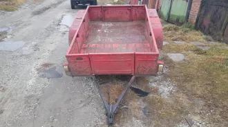 Прицеп ЮМЗ 810240, год выпуска: 1997, кузов: V0028500, ГРН: АА452170, цвет: красный.