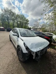 Hyundai Solaris 2020 года выпуска. Автомобиль марка Hyundai Solaris год изготовления 2020 цвет белый VIN Z94K241BBMR239040 двигатель № G4LCKD147825 кузов № Z94K241BBMR239040 экологический класс пятый.