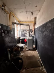 Комплекс недвижимого и движимого имущества, полный перечень которого указан на ЭТП. Нежилое помещение (здание конторы) общей площадью 237.50 кв.м, кадастровый номер 34:19:100260:353 по адресу: Россия, Волгоградская обл., Новоаннинский район, г. Новоаннинский, ул. Подтелкова, дом №173 строение 1…