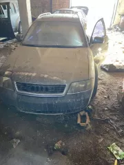 . Разукомплектованный автомобиль Ауди Алроуд 2001 г.в. ГРЗ: Х877ОА22, VIN:WAUZZZ4BZ1NO18531, двигатель: 013883, кузов: N018531, мощ.двиг:299.0, СТС:22СМ167800 Автомобиль находится в нерабочем состоянии. Имеются видимые и скрытые дефекты. Отсутствует передний регистрационный номер, две крышки…