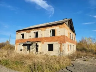 Здание, расположенное по адресу Кемеровская область, г. Березовский, ул. Школьная, д. 1а, кадастровый номер 42:22:0202002:1458, площадью 239.9 кв.м. Здание, расположенное по адресу Кемеровская область, г. Березовский, ул. Школьная, д. 1а, кадастровый номер 42:22:0202002:1459, площадью 335.2 кв.м…