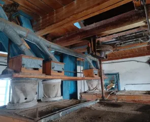 Косилка КИР 1,5, Водораздатчик ВУК 3, Прицеп тр. 2ПТС-4, Культиватор КРН-5,6, Плуг ПЛН 3х35, Жатка валковая ЖВП 4,9, Прицеп тр. 2ПТС-4,5, Сеялка СЗП-3,6А, Сеялка СУПН-8, Валкообразователь, Прицеп ПСЕ 12,5, Плуг ПЛН 4х35, Плуг ПЛН 5х35, Культиватор КПС-4, Кран-балка (кирпич.завод), Сварочный…