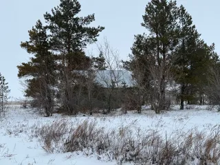 Земельный участок 665 кв.м и дом 98,5 кв.м Оренбургская область Земельный участок площадью 665 +/- 9 кв. м с кадастровым номером 56:47:0000000:1249 и объект незавершенного строительства проектируемое назначение жилое площадью застройки 98,5 кв. м степень готовности 80% с кадастровым номером…