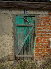 Нежилое помещение 10,2 кв.м. Назначение: сарай. Расположено по адресу: Орловская область, Кромской район, пгт. Кромы, ул. К. Маркса, д. 92а, помещение 11, этаж 1, подвал -1. Кадастровый номер: 57:09:0030206:517. Ограничения и обременения не зарегистрированы.