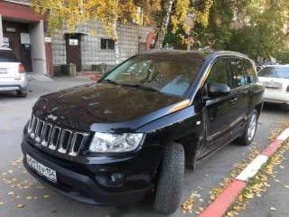 Jeep Compass Limited 2012 года. VIN: 1C4NJDCB8CD687426. Тип: легковой универсал. Кузов: 1C4NJDCB8CD687426, цвет чёрный. Двигатель: бензиновый, 2.4 л (170 л.с., 125 кВт), экологический класс 5. Масса без нагрузки: 1661 кг, максимальная нагрузка: 1980 кг. ПТС: 54 РО 844183 от 16.04.2024, СТС: 99 65…