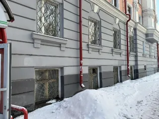 Нежилые помещения площадью 166,4 кв.м с кадастровым номером 51:20:0003052:1342 (РНФИ П13520004186), расположенные по адресу: Мурманская обл., МО г. Мурманск, ул. Челюскинцев, д. 18/20. Год ввода в эксплуатацию: 1979. Вид ограничений и обременений: аренда с 15.10.2021 по 14.10.2041 по договору…
