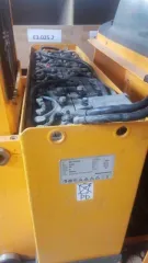 Электроштабелер Jungheinrich EVT 214, 2012 года выпуска, желтого цвета, заводской номер 91079083.