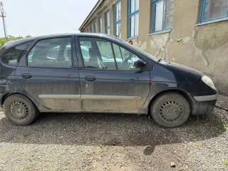 Renault Scenic 2001 года, цвет темно-зеленый, VIN VF1JA04B525811457.