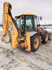 Экскаватор-погрузчик колесный JCB-4CX, модель JCB-4CX, двигатель № SB40066U2105307, мощность двигателя 100.9 л.с., цвет желтый, 2007 г.в., г.р.з. 8539PO78. Находится на территории завода в г. Торжок.