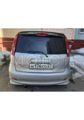 Ниссан Ноут 2012 года, госномер Н176СО27, номер кузова E11624617. Работает в штатном режиме, заводится, едет, мотор не менялся, вариатор, АКПП, есть недочеты по кузову, менялся бампер.