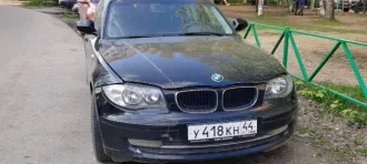BMW 118i 2010 года выпуска, VIN WBAUE71050E009058. Легковой комби, черный цвет. Двигатель бензиновый, модель N4682087 A9171667, мощность 136 л.с. Состояние неудовлетворительное, битый, не на ходу. Является предметом залога.