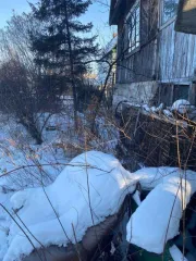 Дом 69,2 кв.м, участок 893 кв.м, Иркутская область Жилой дом с земельным участком площадью 69,2 кв. м, 2 этажа, адрес: Российская Федерация, Иркутская область, Иркутский район, 600 м южнее с. Смоленщина, садоводческое некоммерческое товарищество "Нива-1", ул. Железнодорожная, кадастровый номер…