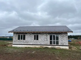 Дом 89.6 м², участок 1096 м², Пермский край, муниципальный округ Пермский, деревня Валевая, ул. Шереметьевская, зу 19а. Земельный участок 1096 м², кадастровый номер 59:32:3250001:2522. Дом 89.6 м², кадастровый номер 59:32:3250001:25629. Имущество находится в залоге у Сбербанка России.