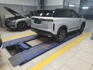 Подъемник ножничный Ravaglioli RAV604 I, 2004 года выпуска, бывший в употреблении, номер 00886. Ознакомление с имуществом по адресу: Саратовская область, г. Энгельс, ул. Студенческая, д. 205, по предварительной записи по телефону: 89270595555.