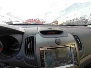 Kia Cerato, 2011 года, 126 лс, 175847 км еще Транспортное средство: Kia Cerato, VIN: KNAFU411AC5573202, 2011 г.в. Автомобиль требует ремонта: неисправен поворотник на левом зеркале заднего вида, неисправна аудиосистема, неисправен обогрев заднего стекла, при движении обнаружены стуки в ходовой…