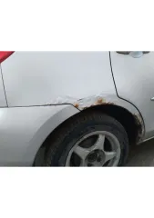 Mazda Demio 2005 года, номер кузова DY3W419844. Автомобиль находится в залоге.