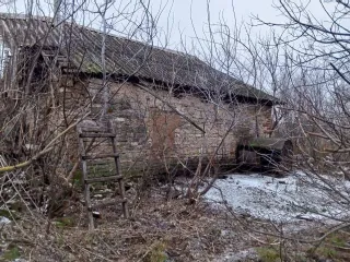 Дом 28,9 кв.м. и участок 5500 кв.м. в Липецкой области, Долгоруковский район, село Новотроицкое, улица Солнечная, дом 19. Назначение здания: жилое. Кадастровый номер дома: 48:06:1550201:21. Кадастровый номер участка: 48:06:1550201:4, разрешенное использование: для ведения личного подсобного…