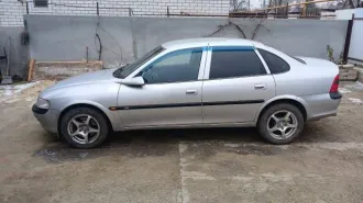 Опель Вектра 1.6 16V, 1997 год, VIN W0L0JBF19W1156633, серебристый, объем 1998 см³, мощность 100.1 кВт/136.1 л.с.