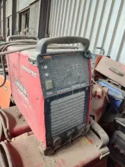 Сварочный аппарат Lincoln Speedtec 505 SP (5 шт., исправны); сварочный аппарат Kemppie X3 Power source 400 (3 шт., исправны); сварочный аппарат Сварог Mig 350 (13 шт., исправны); сварочный аппарат Сварог Mig 3500 (1 шт. исправен); сварочный аппарат Кедр MultiMig 5000S (1 шт. исправен); сварочный…