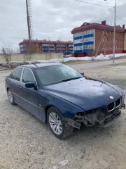 Транспортное средство марки БМВ 523I, г.р.з. А647НТ89, г.в. 1999   VIN WBADM41080GM12103  цвет: синий